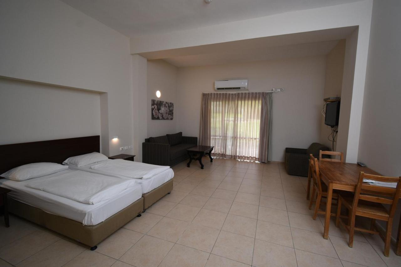 Kibbutz Tiratzvi - Country Lodging Tirat Zevi Ngoại thất bức ảnh