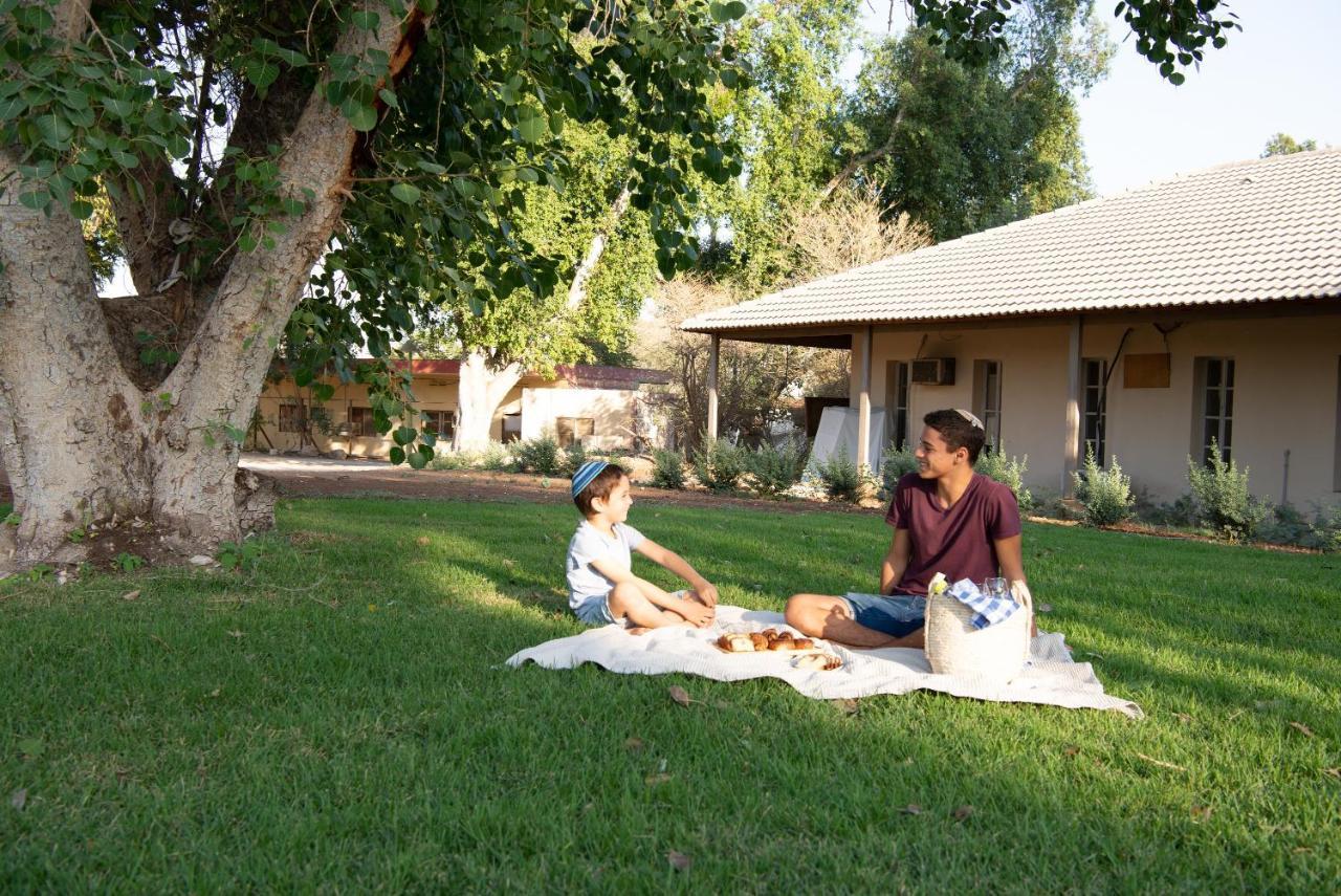Kibbutz Tiratzvi - Country Lodging Tirat Zevi Ngoại thất bức ảnh